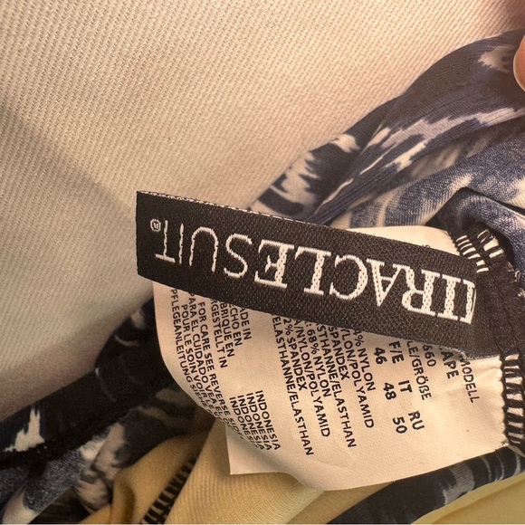 Miraclesuit Blue and White Women’s Escape One Piece in Palatium Colorblock - Picture 8 of 9